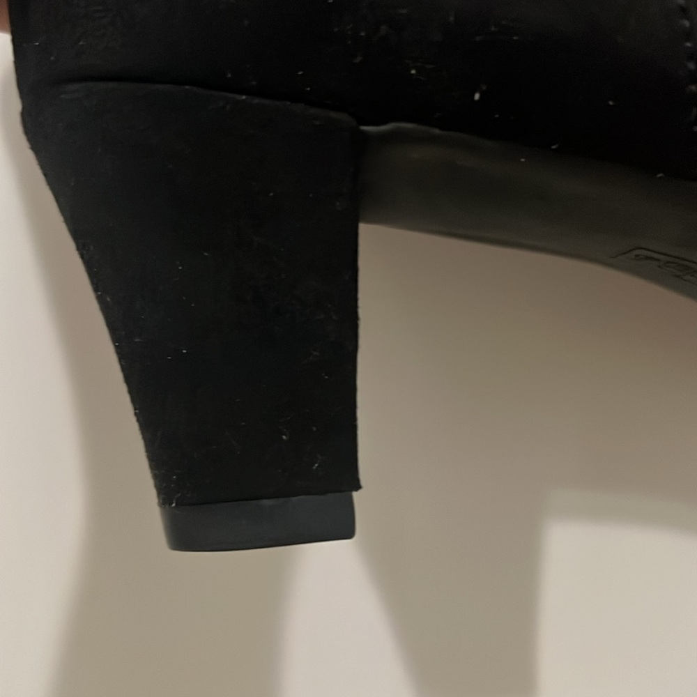 Black boots - Picture 10 of 10